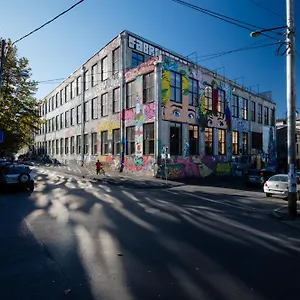 Hotel Fabrika Hostel & Suites